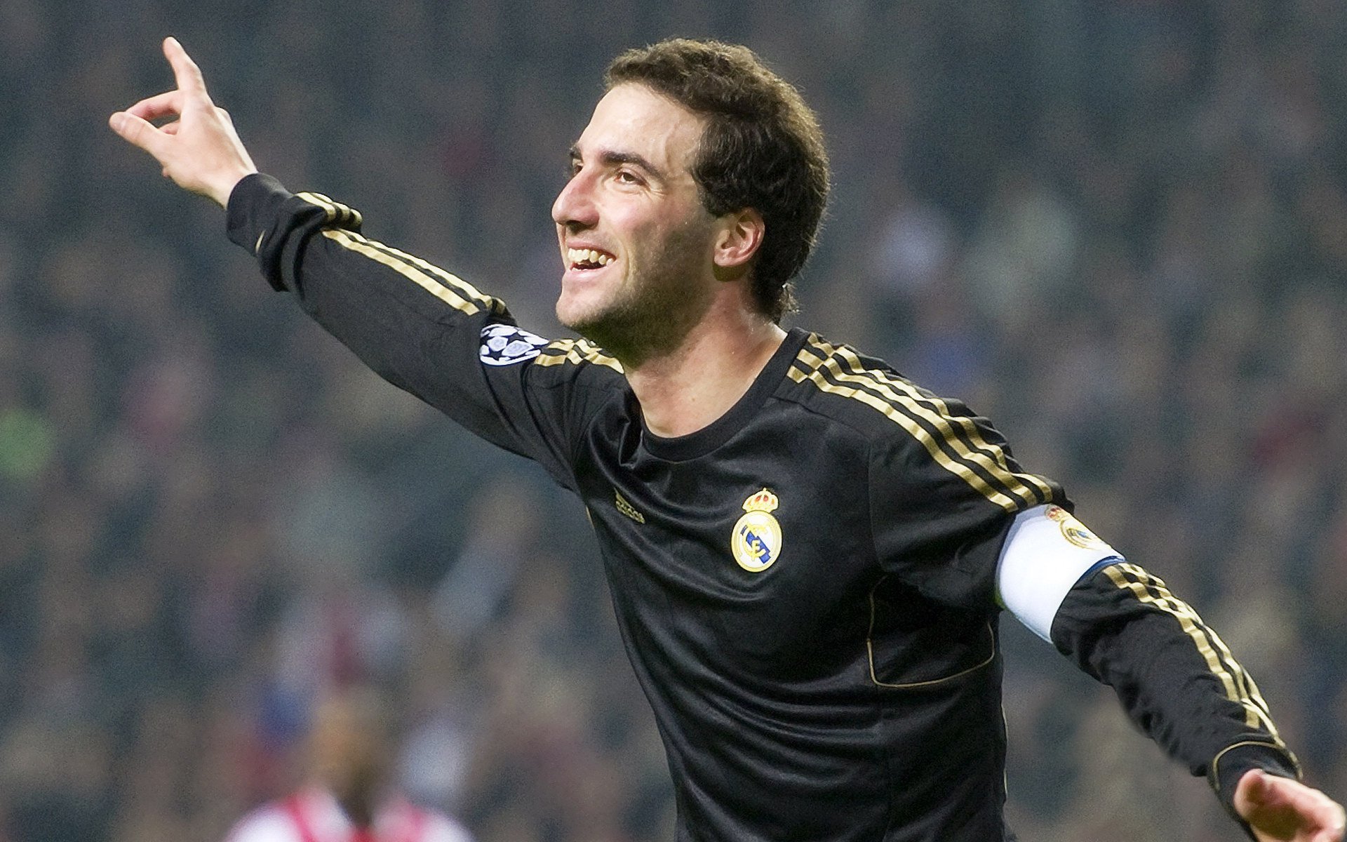 “胡利安·门德斯:阿根廷美洲狮队的新希望,未来依赖他的进攻”